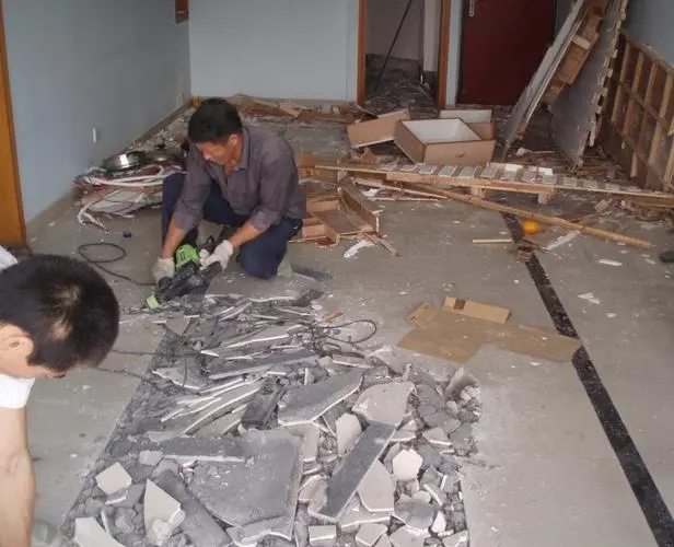 室内拆除施工选择正规、专业北京拆除公司有三大好处